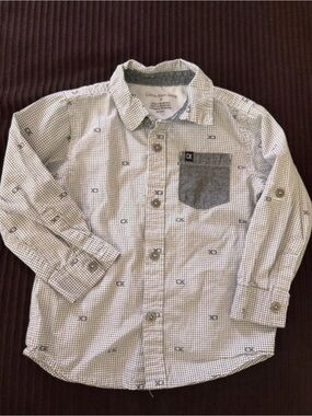 Calvin Klein Jeans White and Gray Checked Button-Down Shirt with Gray Pocket